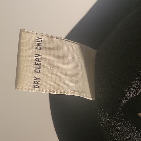 Preview Collection Womans Fully Lined Button Down Black Blazer, Size 6 - Picture 7 of 7